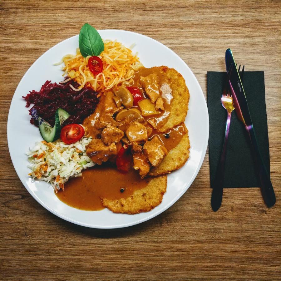 Karczma-Koszwice Panzió Kültér fotó